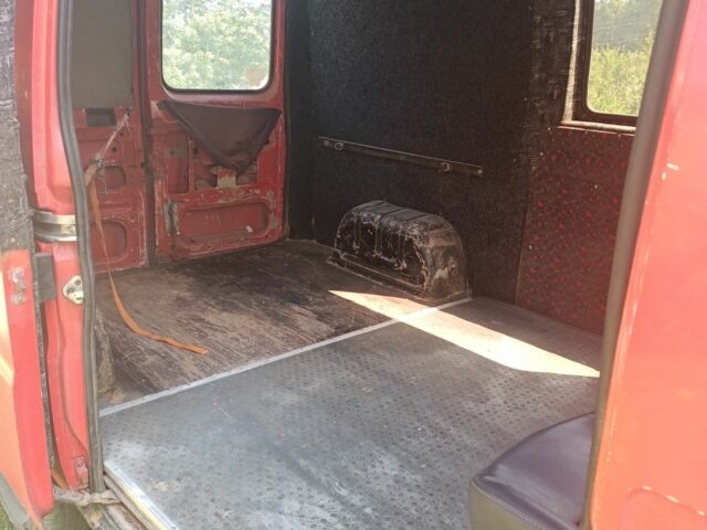 Красный Фольксваген Другая, объемом двигателя 2.8 л и пробегом 350 тыс. км за 4000 $, фото 18 на Automoto.ua