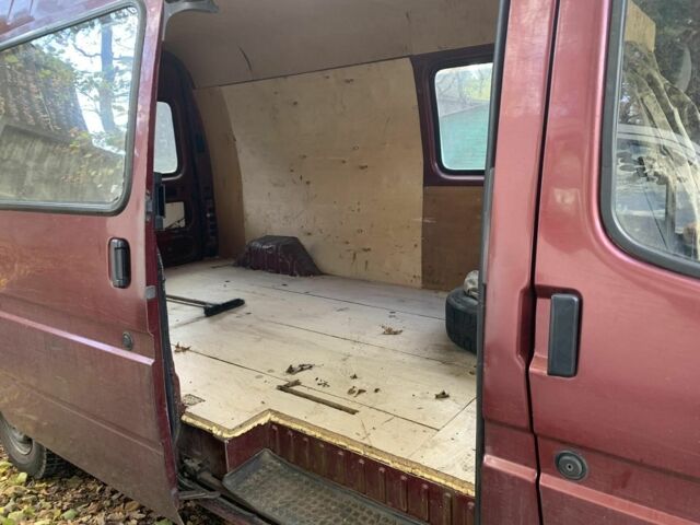 Фольксваген Другая 1999 в Боярка на Automoto.ua Красный Фольксваген Другая, объемом двигателя 2.5 л и пробегом 50 тыс. км за 3100 $, фото 3 на Automoto.ua