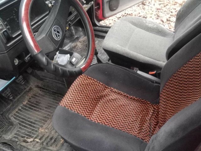 Червоний Фольксваген Інша, об'ємом двигуна 1.6 л та пробігом 320 тис. км за 1064 $, фото 3 на Automoto.ua