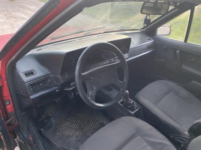 Красный Фольксваген Другая, объемом двигателя 1.6 л и пробегом 258 тыс. км за 600 $, фото 5 на Automoto.ua