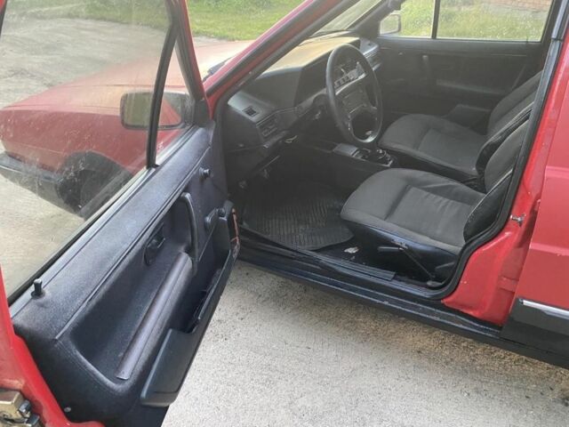 Красный Фольксваген Другая, объемом двигателя 1.6 л и пробегом 258 тыс. км за 600 $, фото 4 на Automoto.ua