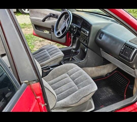 Красный Фольксваген Другая, объемом двигателя 0 л и пробегом 300 тыс. км за 1500 $, фото 7 на Automoto.ua