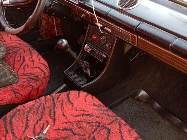 Красный Фольксваген Другая, объемом двигателя 1.5 л и пробегом 78 тыс. км за 700 $, фото 4 на Automoto.ua