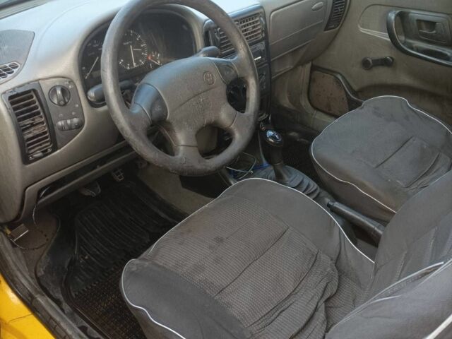 Желтый Фольксваген Другая, объемом двигателя 0 л и пробегом 277 тыс. км за 1600 $, фото 2 на Automoto.ua