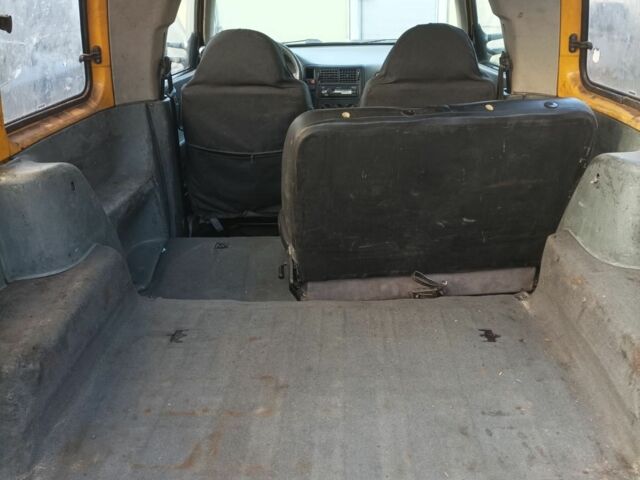 Желтый Фольксваген Другая, объемом двигателя 0 л и пробегом 277 тыс. км за 1600 $, фото 6 на Automoto.ua