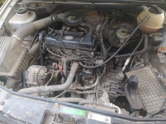 Сірий Фольксваген Інша, об'ємом двигуна 1.8 л та пробігом 100 тис. км за 600 $, фото 2 на Automoto.ua