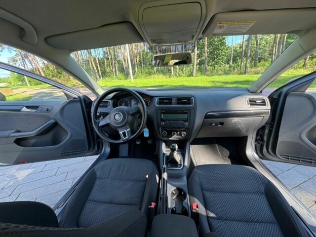 Сірий Фольксваген Інша, об'ємом двигуна 1.2 л та пробігом 160 тис. км за 7800 $, фото 5 на Automoto.ua