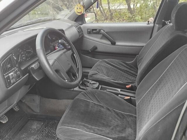 Серый Фольксваген Другая, объемом двигателя 1.8 л и пробегом 345 тыс. км за 1600 $, фото 4 на Automoto.ua