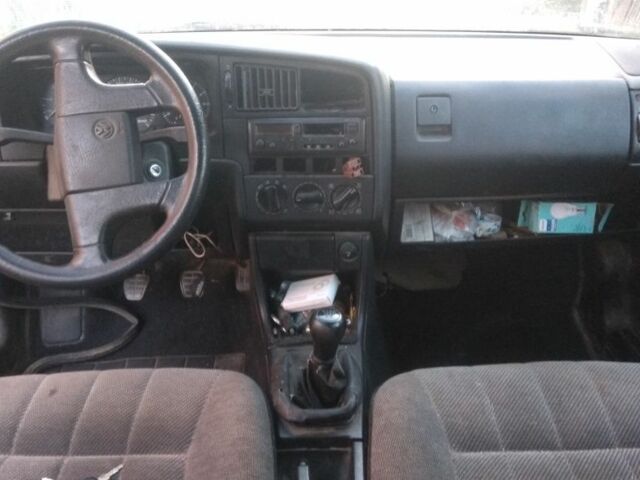 Сірий Фольксваген Інша, об'ємом двигуна 2 л та пробігом 295 тис. км за 2900 $, фото 2 на Automoto.ua