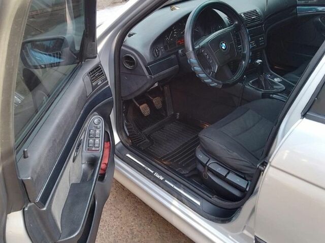 Серый Фольксваген Другая, объемом двигателя 2.5 л и пробегом 320 тыс. км за 4500 $, фото 2 на Automoto.ua