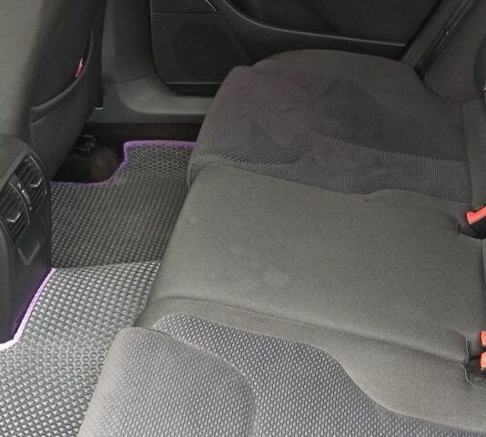 Сірий Фольксваген Інша, об'ємом двигуна 1.6 л та пробігом 260 тис. км за 8000 $, фото 5 на Automoto.ua