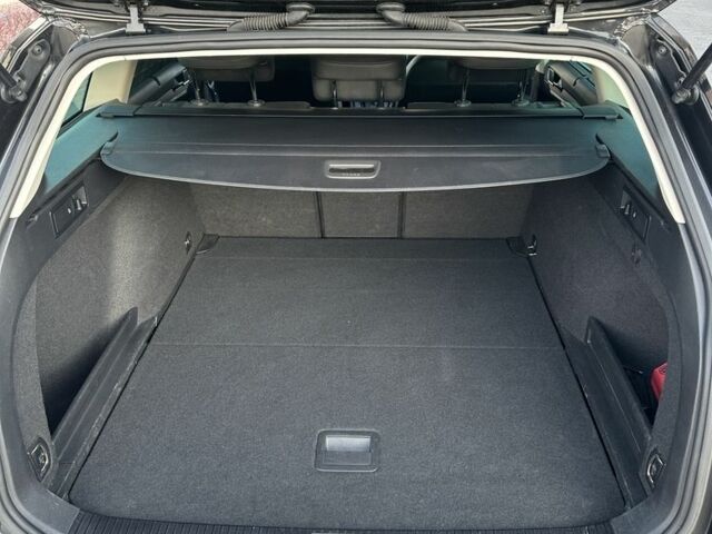 Серый Фольксваген Другая, объемом двигателя 1.6 л и пробегом 277 тыс. км за 17900 $, фото 6 на Automoto.ua