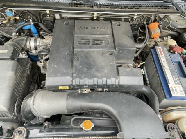 Серый Фольксваген Другая, объемом двигателя 3.5 л и пробегом 330 тыс. км за 7000 $, фото 2 на Automoto.ua