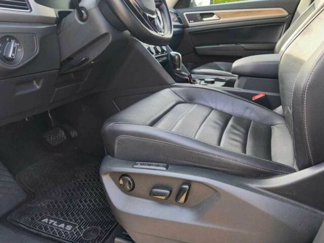 Серый Фольксваген Другая, объемом двигателя 3.6 л и пробегом 98 тыс. км за 18000 $, фото 12 на Automoto.ua