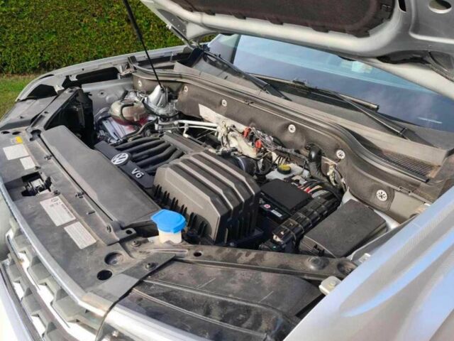 Серый Фольксваген Другая, объемом двигателя 3.6 л и пробегом 98 тыс. км за 18000 $, фото 8 на Automoto.ua