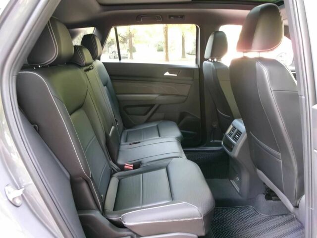 Серый Фольксваген Другая, объемом двигателя 3.6 л и пробегом 22 тыс. км за 15000 $, фото 13 на Automoto.ua