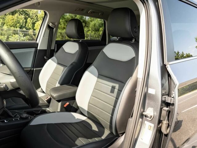 Сірий Фольксваген Інша, об'ємом двигуна 1.5 л та пробігом 21 тис. км за 16200 $, фото 10 на Automoto.ua