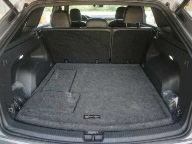 Сірий Фольксваген Інша, об'ємом двигуна 2 л та пробігом 20 тис. км за 39000 $, фото 12 на Automoto.ua