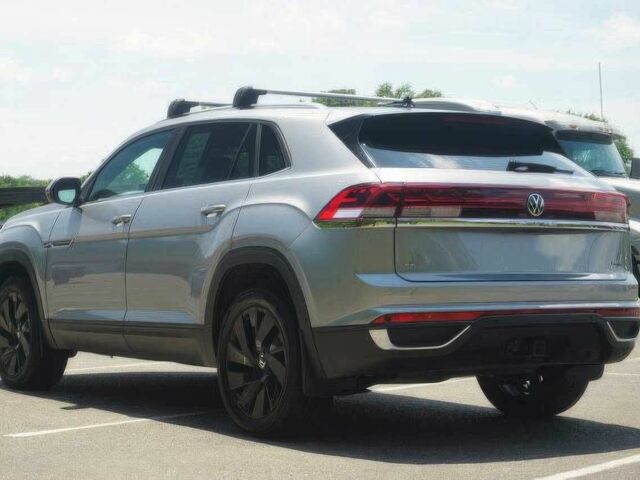 Сірий Фольксваген Інша, об'ємом двигуна 2 л та пробігом 20 тис. км за 39000 $, фото 4 на Automoto.ua