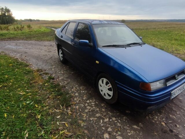 Синий Фольксваген Другая, объемом двигателя 1.6 л и пробегом 223 тыс. км за 1650 $, фото 2 на Automoto.ua