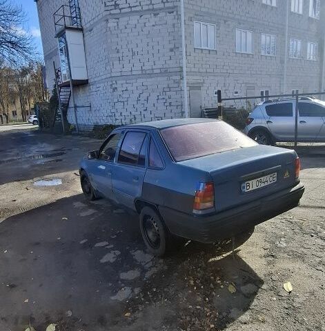 Синій Фольксваген Інша, об'ємом двигуна 1.3 л та пробігом 300 тис. км за 550 $, фото 3 на Automoto.ua