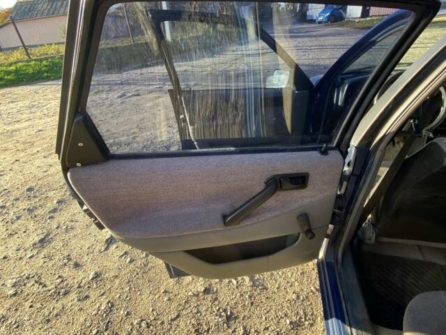 Синий Фольксваген Другая, объемом двигателя 1.8 л и пробегом 111 тыс. км за 2000 $, фото 1 на Automoto.ua