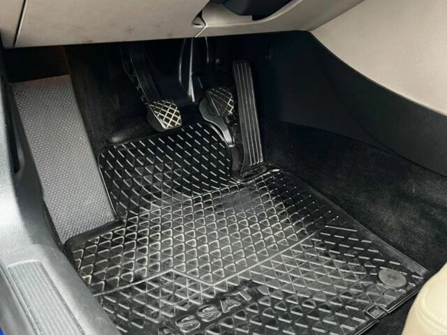 Синий Фольксваген Другая, объемом двигателя 1.8 л и пробегом 252 тыс. км за 7600 $, фото 12 на Automoto.ua