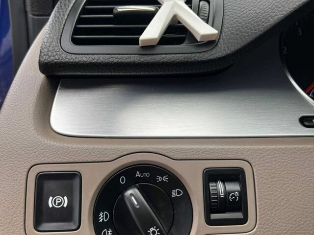 Синий Фольксваген Другая, объемом двигателя 1.8 л и пробегом 252 тыс. км за 7600 $, фото 7 на Automoto.ua