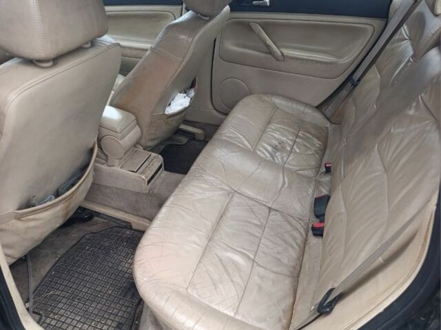 Зелений Фольксваген Інша, об'ємом двигуна 1.9 л та пробігом 200 тис. км за 1350 $, фото 5 на Automoto.ua