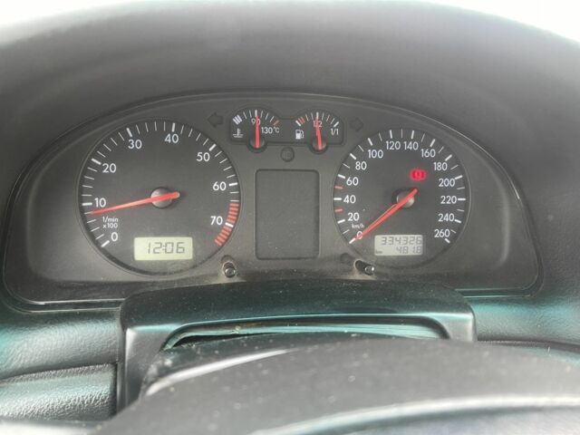 Зеленый Фольксваген Другая, объемом двигателя 1.8 л и пробегом 330 тыс. км за 3800 $, фото 7 на Automoto.ua