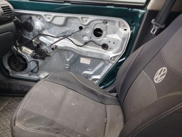 Зеленый Фольксваген Другая, объемом двигателя 1.6 л и пробегом 300 тыс. км за 500 $, фото 6 на Automoto.ua