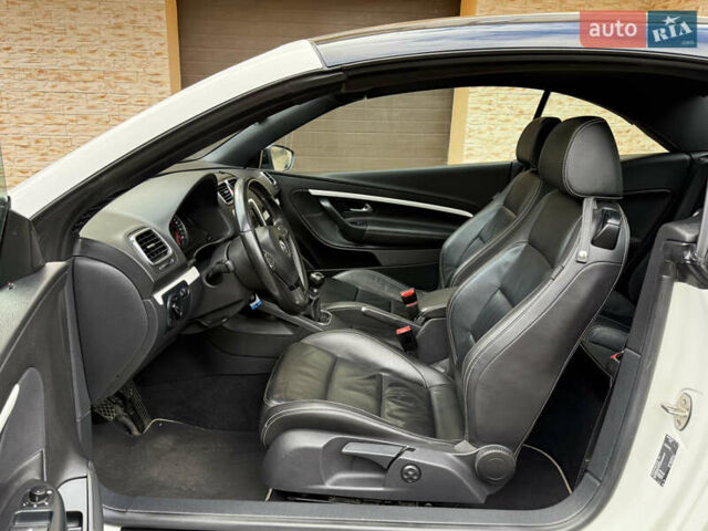 Белый Фольксваген Эос, объемом двигателя 1.39 л и пробегом 104 тыс. км за 8600 $, фото 22 на Automoto.ua