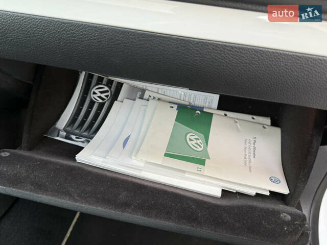 Белый Фольксваген Эос, объемом двигателя 1.39 л и пробегом 104 тыс. км за 8600 $, фото 41 на Automoto.ua