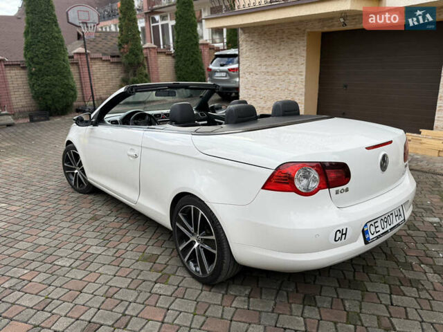 Белый Фольксваген Эос, объемом двигателя 1.39 л и пробегом 104 тыс. км за 8700 $, фото 8 на Automoto.ua