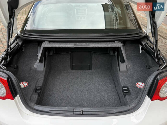 Белый Фольксваген Эос, объемом двигателя 1.39 л и пробегом 104 тыс. км за 8700 $, фото 30 на Automoto.ua