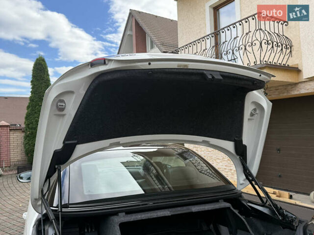 Белый Фольксваген Эос, объемом двигателя 1.39 л и пробегом 104 тыс. км за 8700 $, фото 33 на Automoto.ua