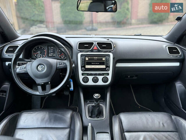 Белый Фольксваген Эос, объемом двигателя 1.39 л и пробегом 104 тыс. км за 8700 $, фото 15 на Automoto.ua
