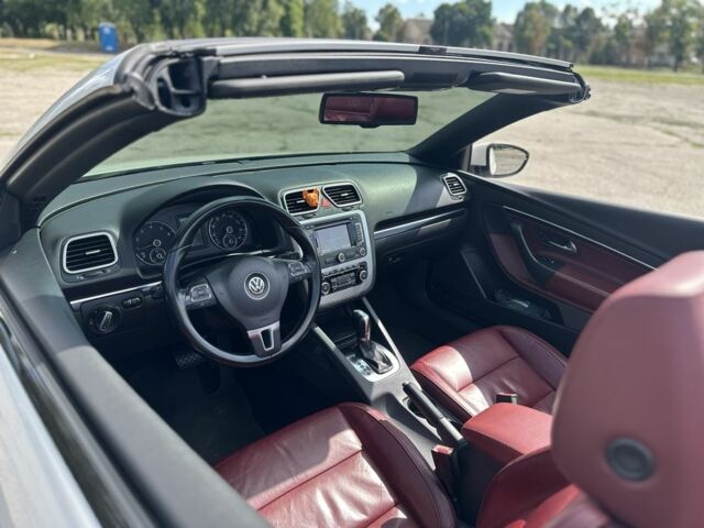 Білий Фольксваген Еос, об'ємом двигуна 2 л та пробігом 165 тис. км за 8500 $, фото 2 на Automoto.ua