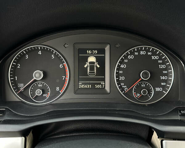 Белый Фольксваген Эос, объемом двигателя 1.98 л и пробегом 245 тыс. км за 9600 $, фото 15 на Automoto.ua