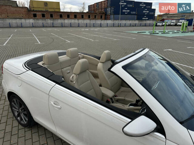 Белый Фольксваген Эос, объемом двигателя 1.98 л и пробегом 245 тыс. км за 9600 $, фото 11 на Automoto.ua