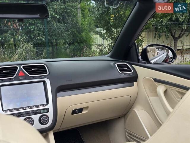 Чорний Фольксваген Еос, об'ємом двигуна 2 л та пробігом 124 тис. км за 6199 $, фото 44 на Automoto.ua