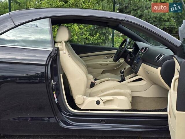 Чорний Фольксваген Еос, об'ємом двигуна 2 л та пробігом 124 тис. км за 6199 $, фото 13 на Automoto.ua