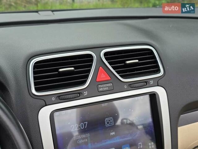 Чорний Фольксваген Еос, об'ємом двигуна 2 л та пробігом 124 тис. км за 6199 $, фото 50 на Automoto.ua