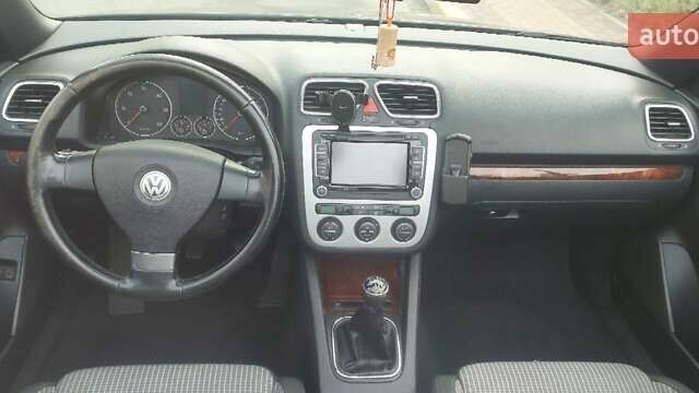 Чорний Фольксваген Еос, об'ємом двигуна 2 л та пробігом 266 тис. км за 7500 $, фото 2 на Automoto.ua