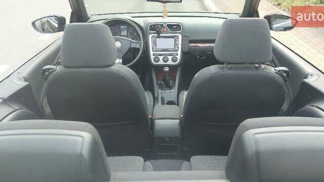 Чорний Фольксваген Еос, об'ємом двигуна 2 л та пробігом 266 тис. км за 7500 $, фото 3 на Automoto.ua