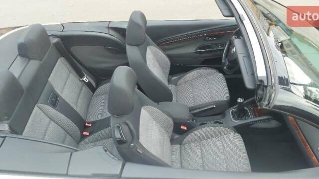 Чорний Фольксваген Еос, об'ємом двигуна 2 л та пробігом 266 тис. км за 7500 $, фото 7 на Automoto.ua