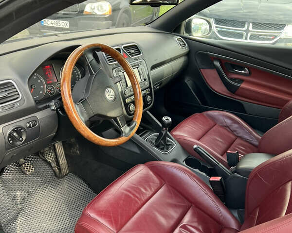 Черный Фольксваген Эос, объемом двигателя 1.4 л и пробегом 260 тыс. км за 7400 $, фото 17 на Automoto.ua