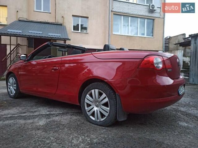 Красный Фольксваген Эос, объемом двигателя 2 л и пробегом 192 тыс. км за 5600 $, фото 4 на Automoto.ua