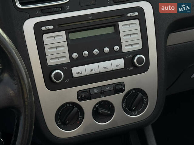 Красный Фольксваген Эос, объемом двигателя 1.98 л и пробегом 97 тыс. км за 9999 $, фото 16 на Automoto.ua