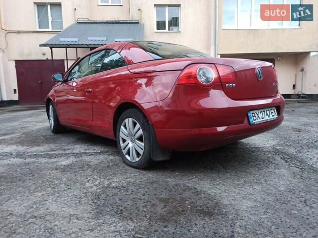 Красный Фольксваген Эос, объемом двигателя 2 л и пробегом 192 тыс. км за 5600 $, фото 18 на Automoto.ua